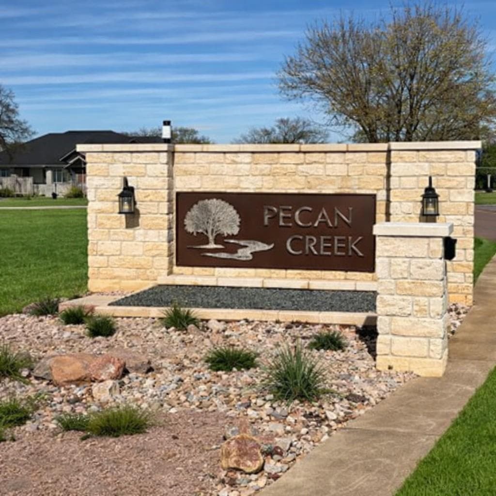 103 James Cir