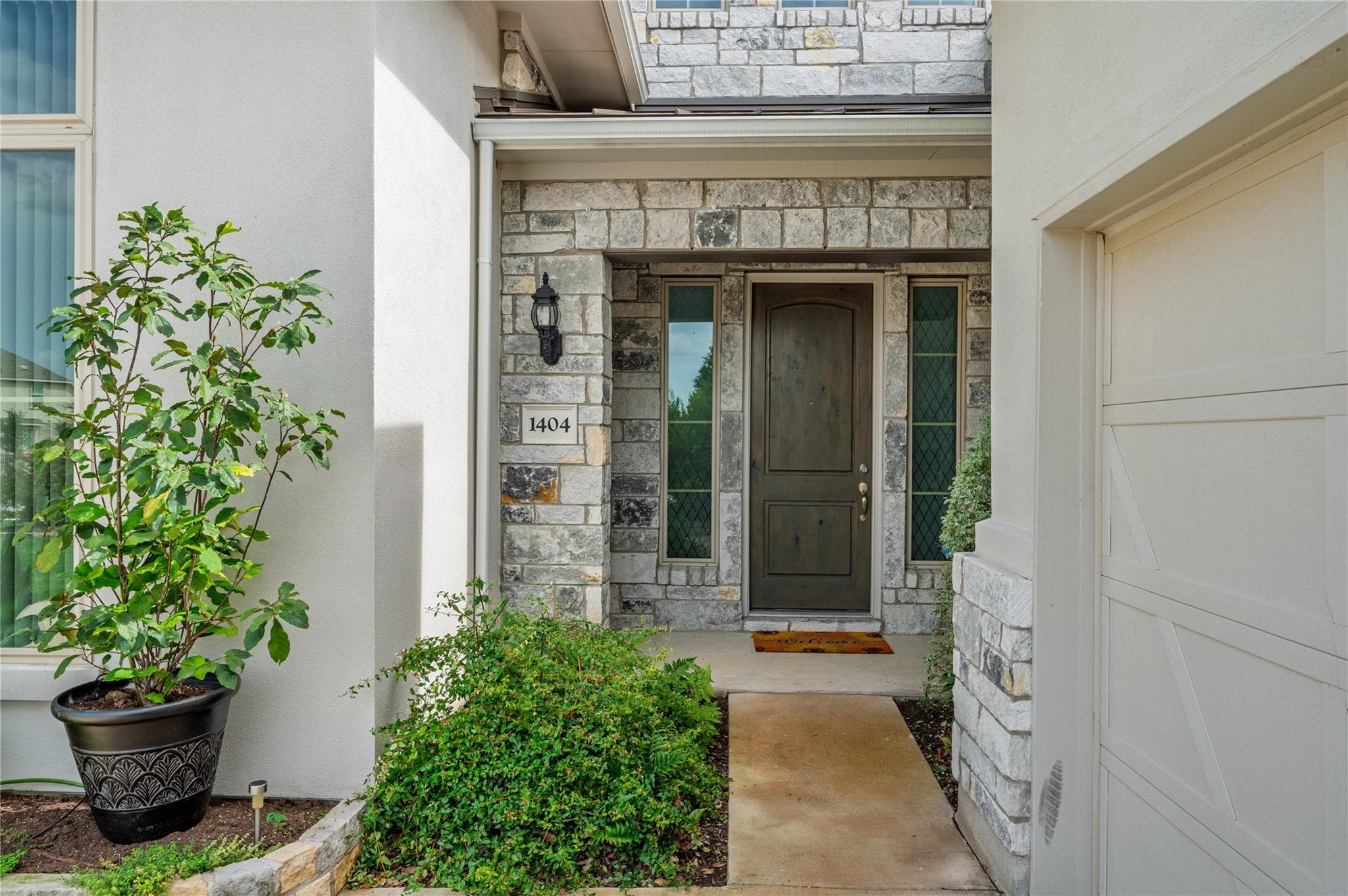 1404 Scenic Oaks Dr