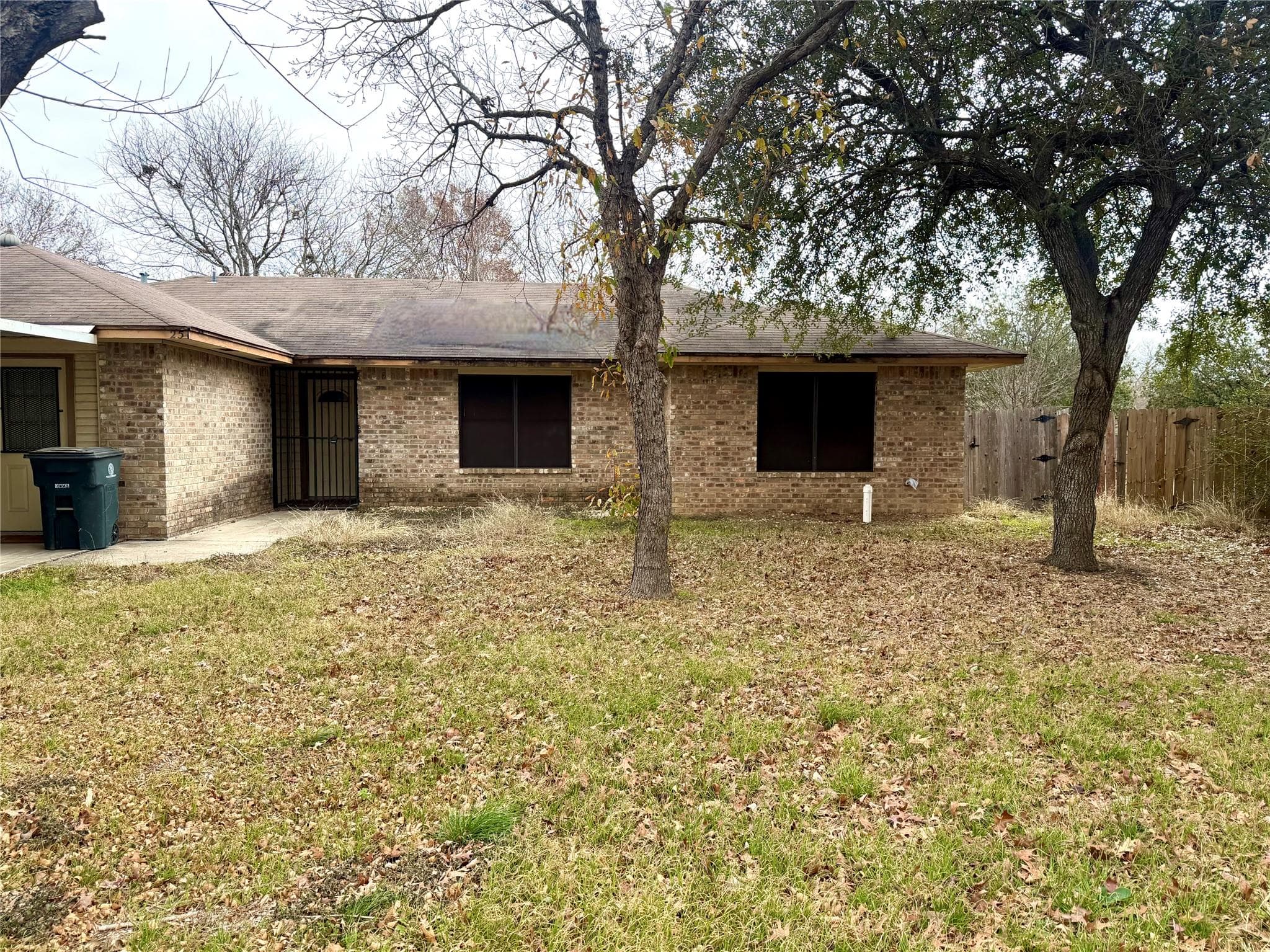 25 Salado Dr