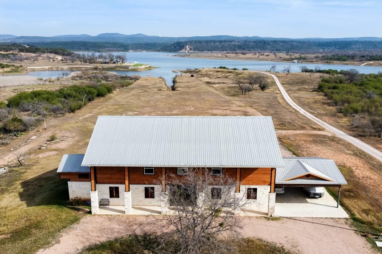 421 Chimney Cove Dr