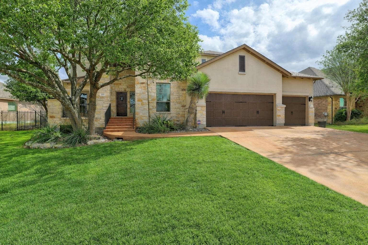 1813 Harvest Dance Dr