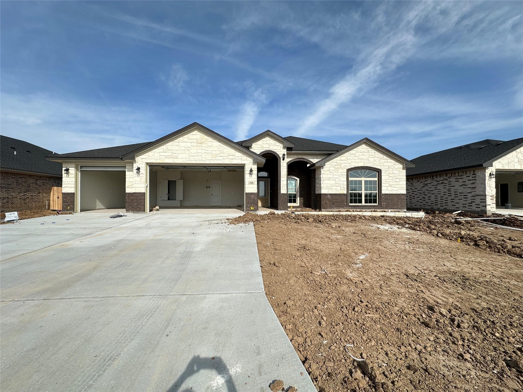 718 Golden Eagle Dr
