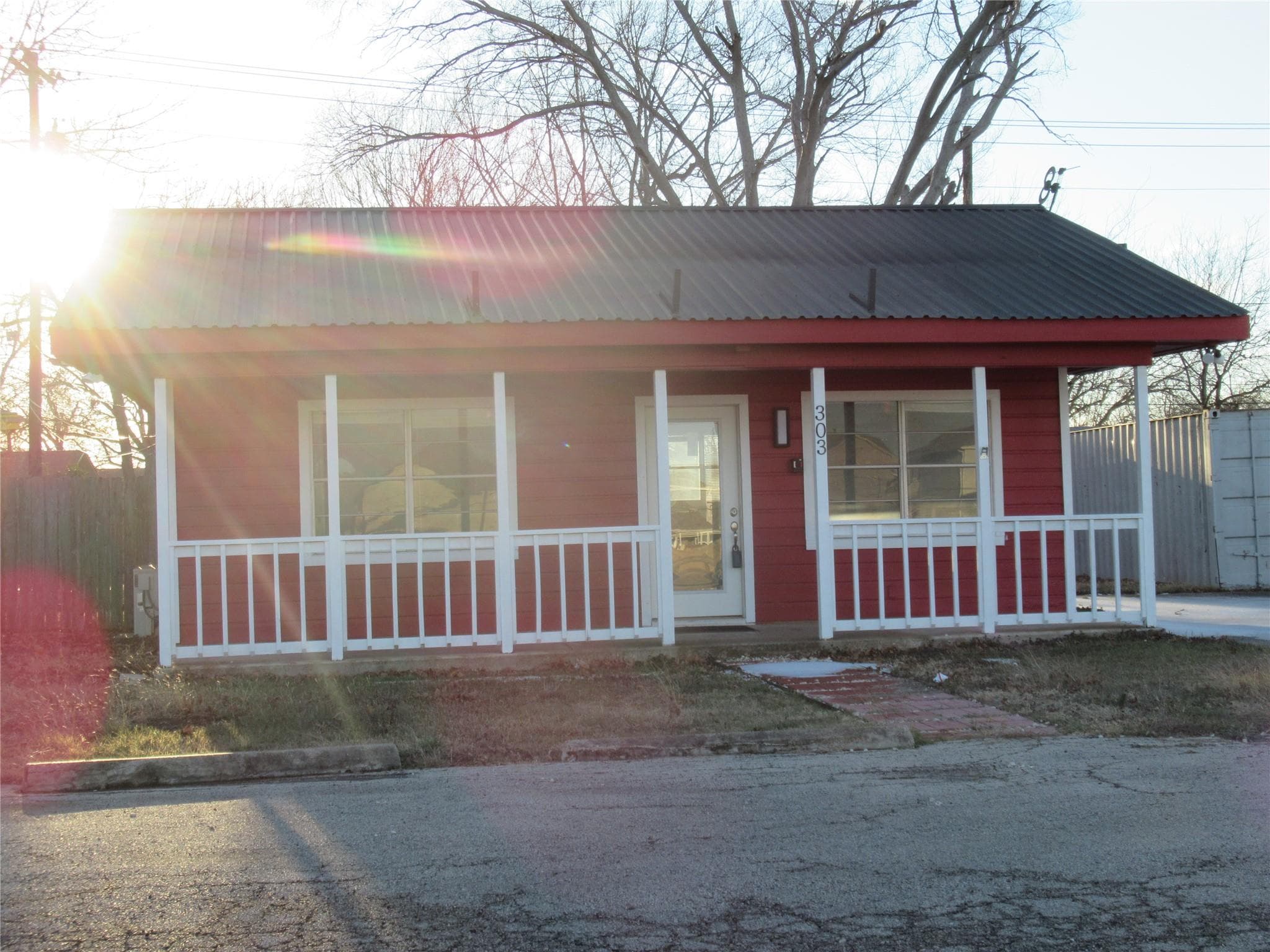 303 US Highway 183 Hwy