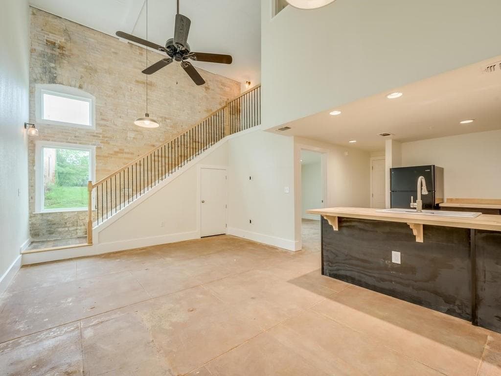 110 S Main St #104