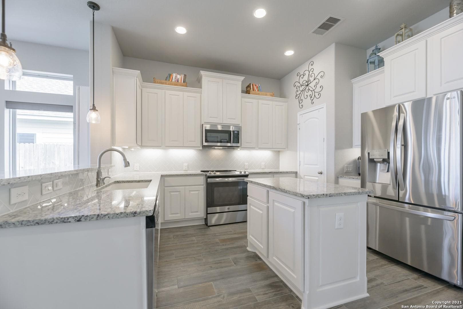 2032 Glen Hollow Holw