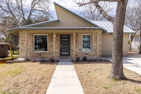 605 Wilmes Dr #1