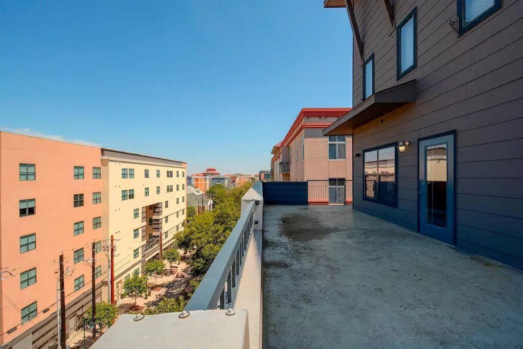 2515 Pearl None #611