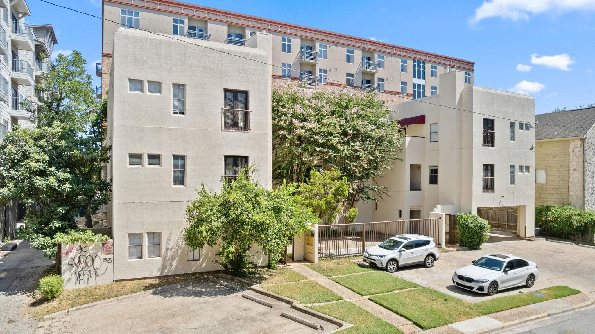 712 Graham Pl #203