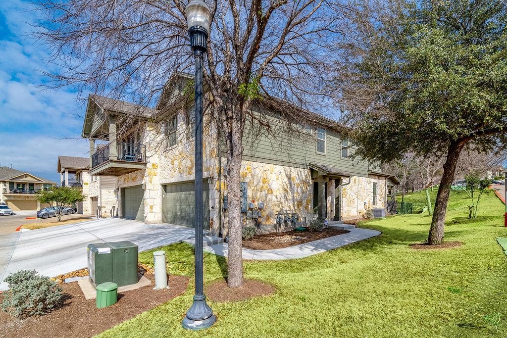 3101 Davis Ln #8402