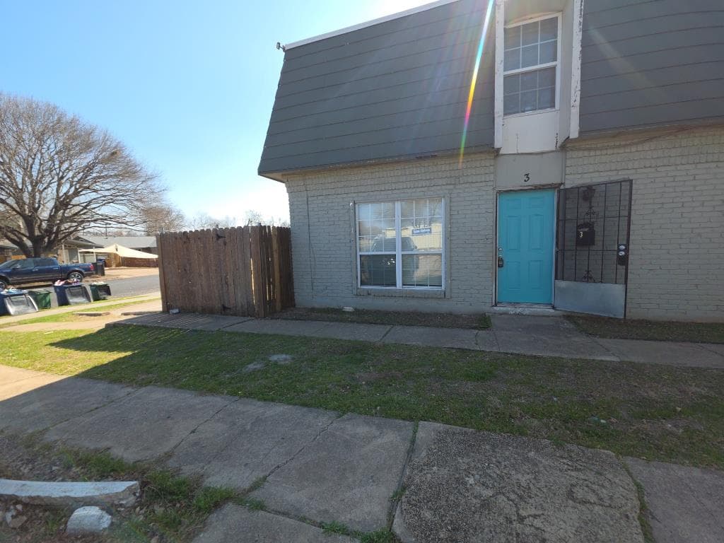 5808 Wellington Dr #3