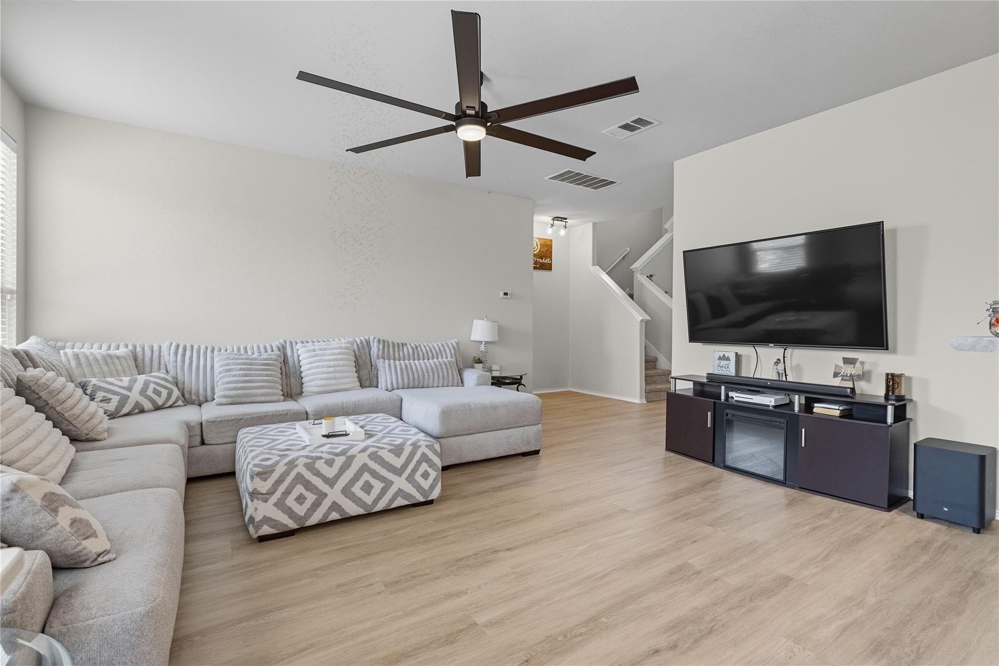 381 Bloomsbury Dr