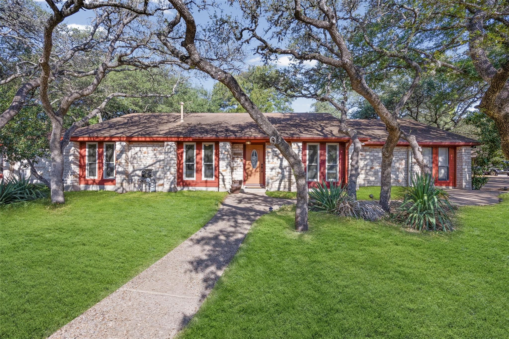 11006 Brodie Ln
