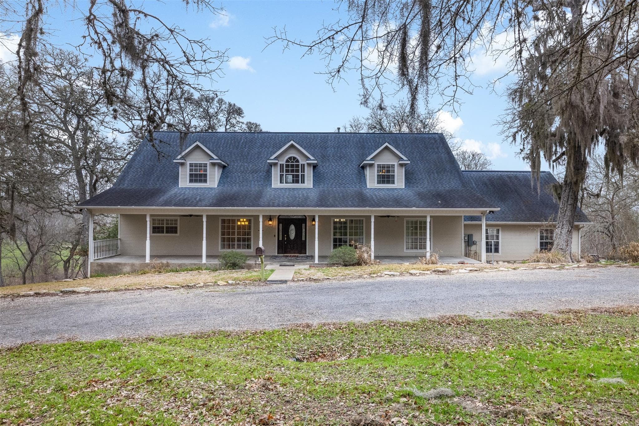 601 Country Club Ct