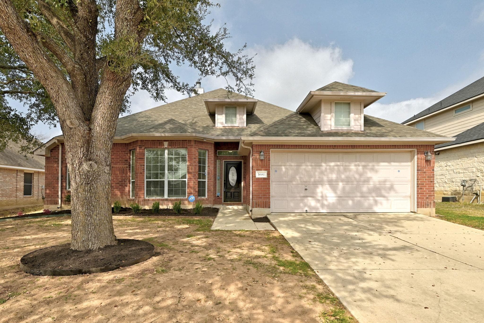 1681 Amberwood Loop