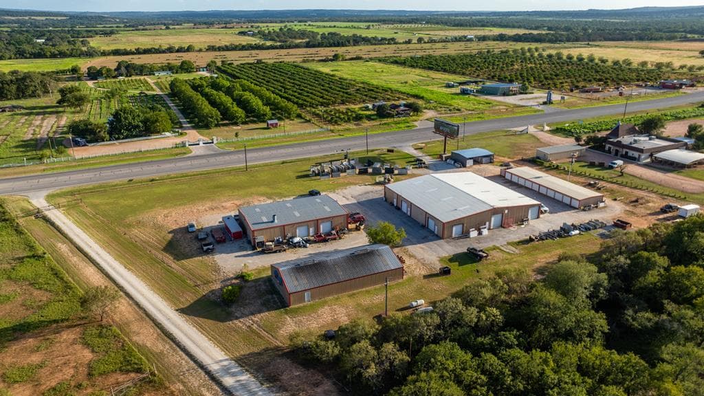 10034, 10046 E US Hwy 290 Hwy