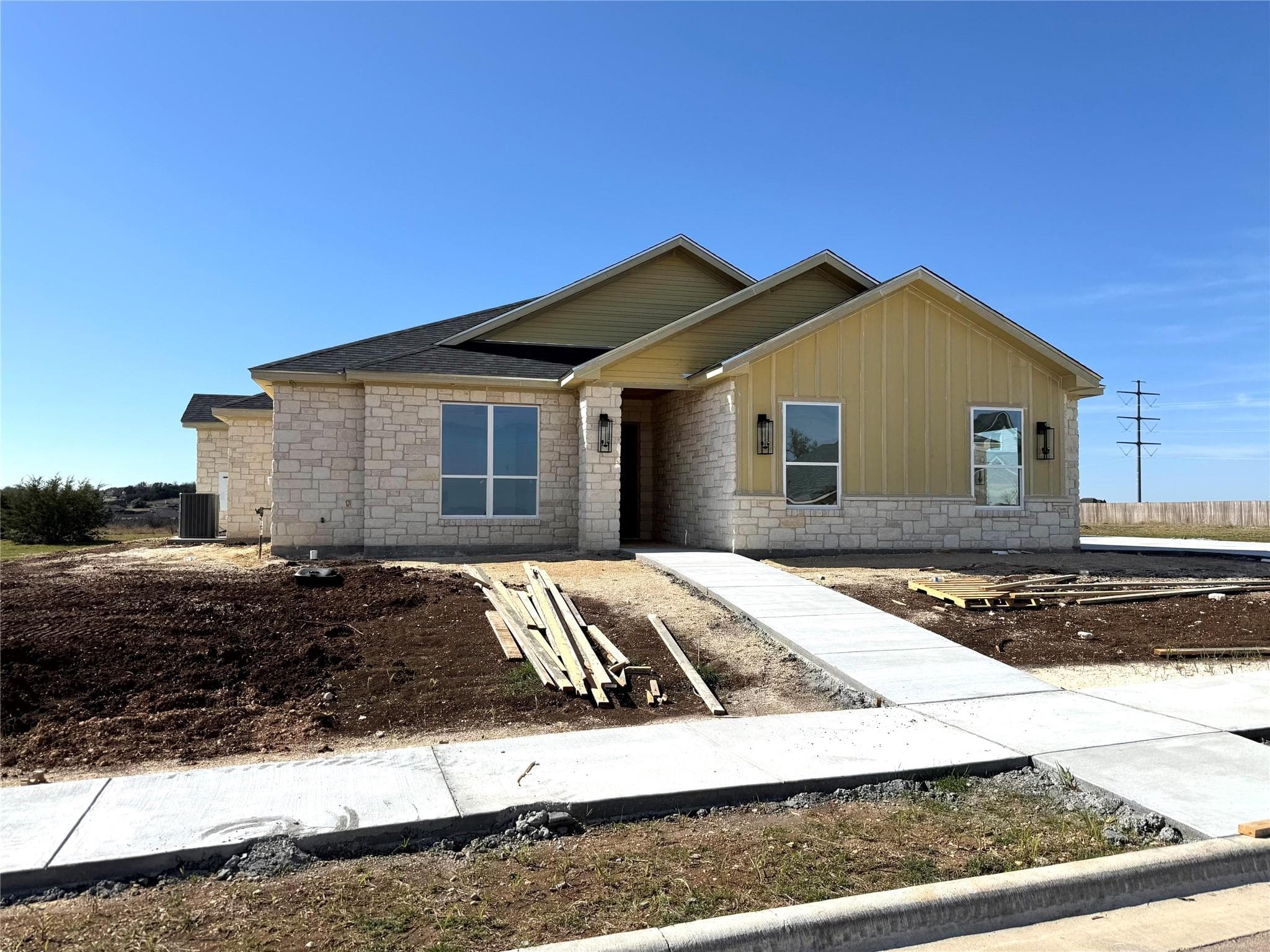 1614 Hunt Dr