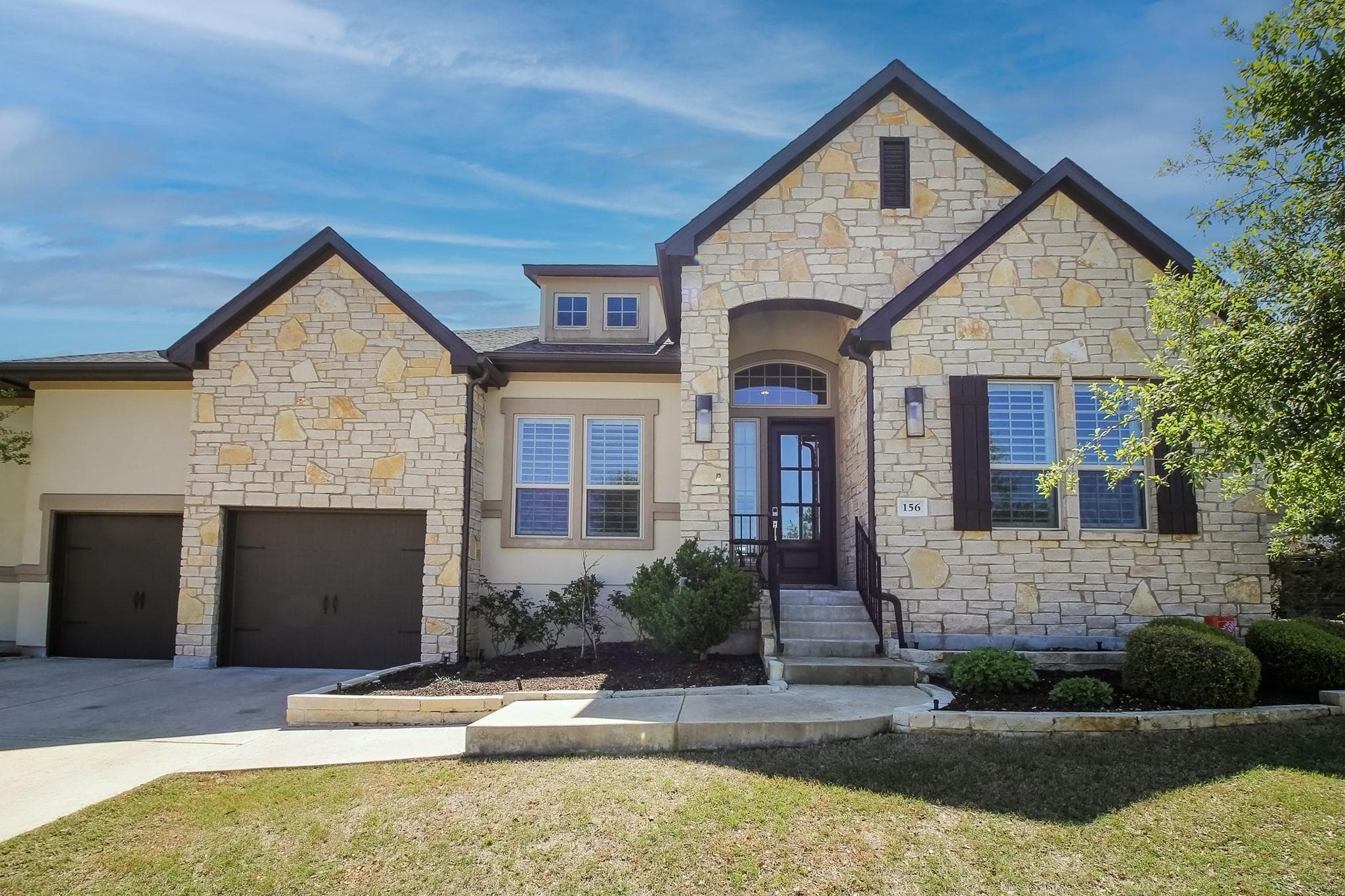 156 Noahs Ct
