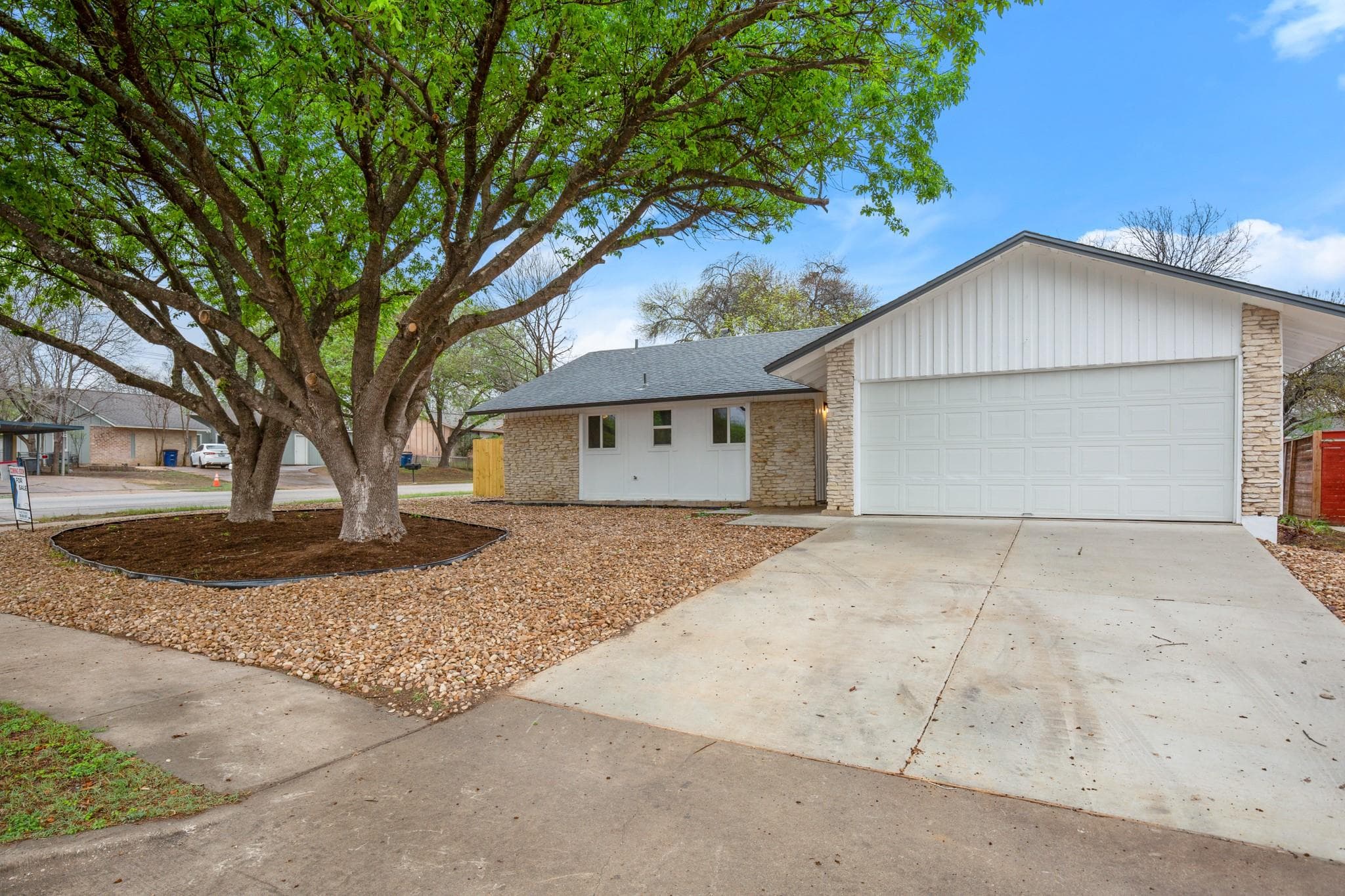 2100 Deadwood Dr
