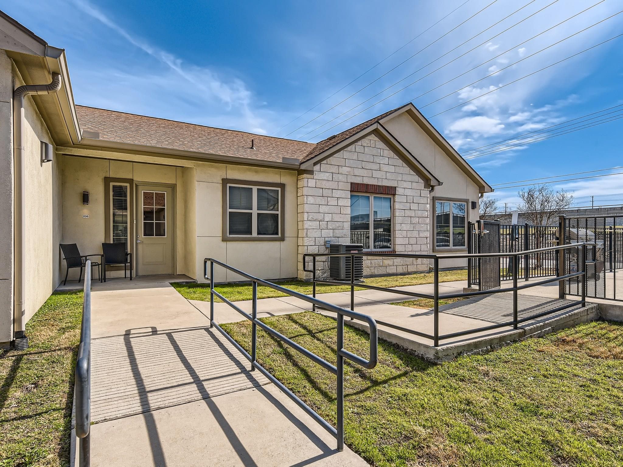 2400 Louis Henna Blvd #208