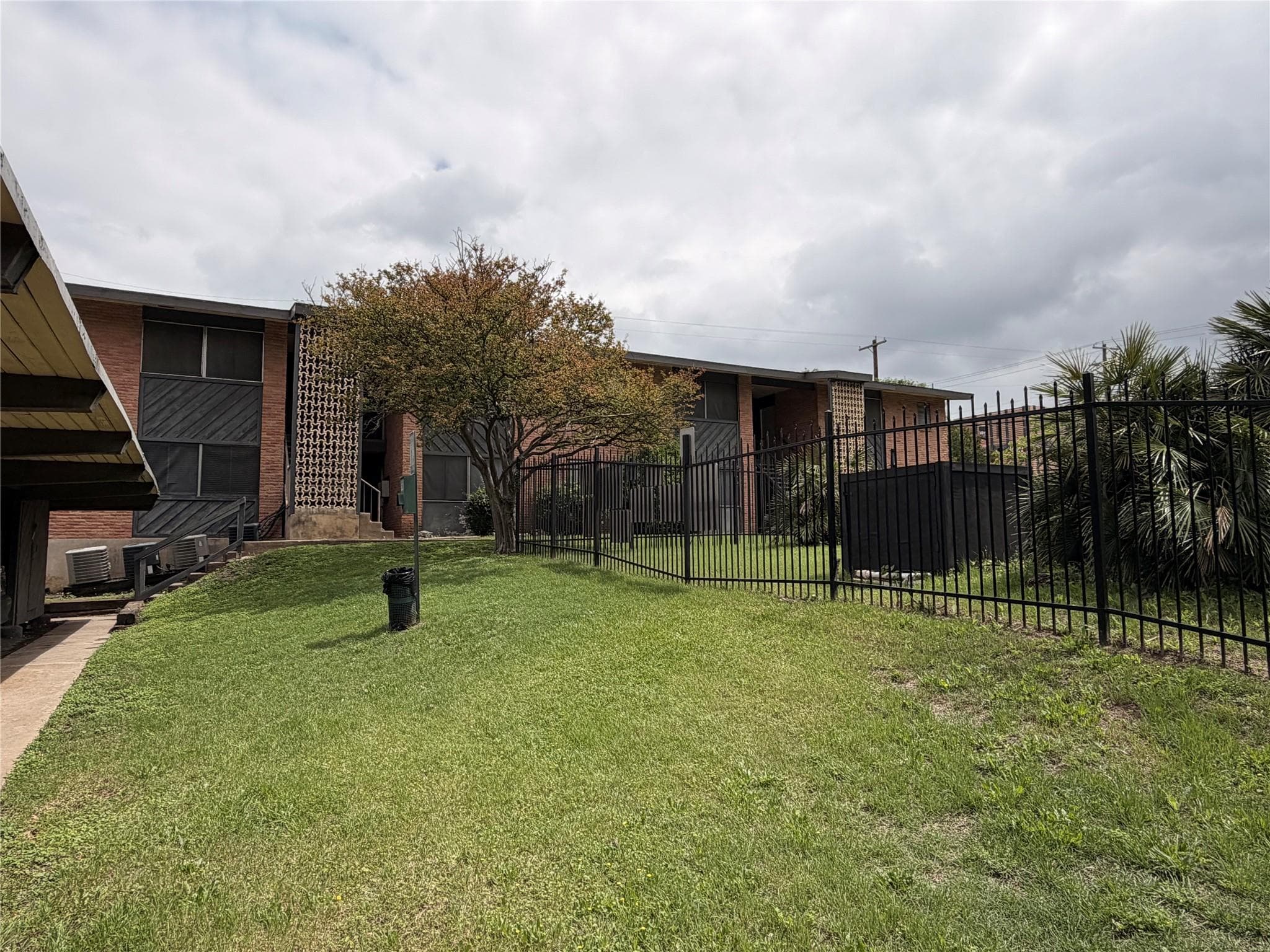 3304 Red River St #203