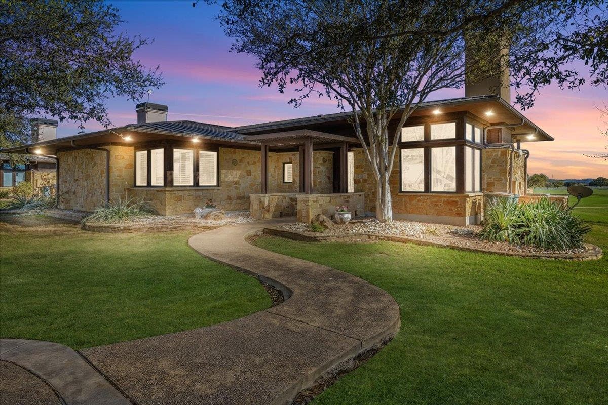 2001 Kahala Sunset Dr