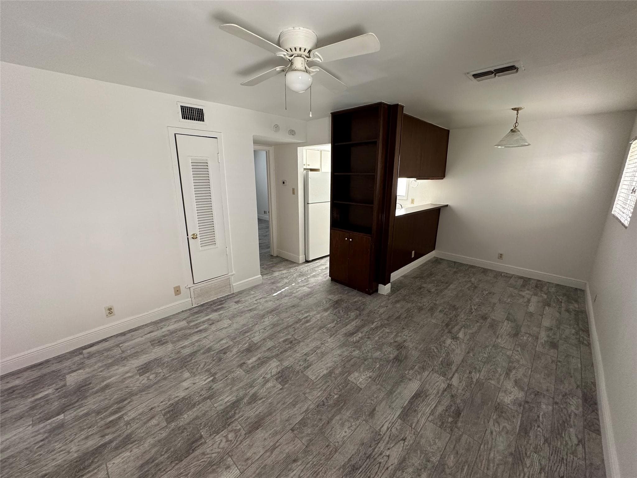 104 E 32nd St #105