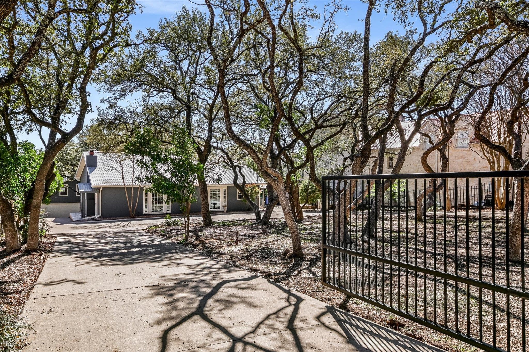 6111 Hudson Bend Rd