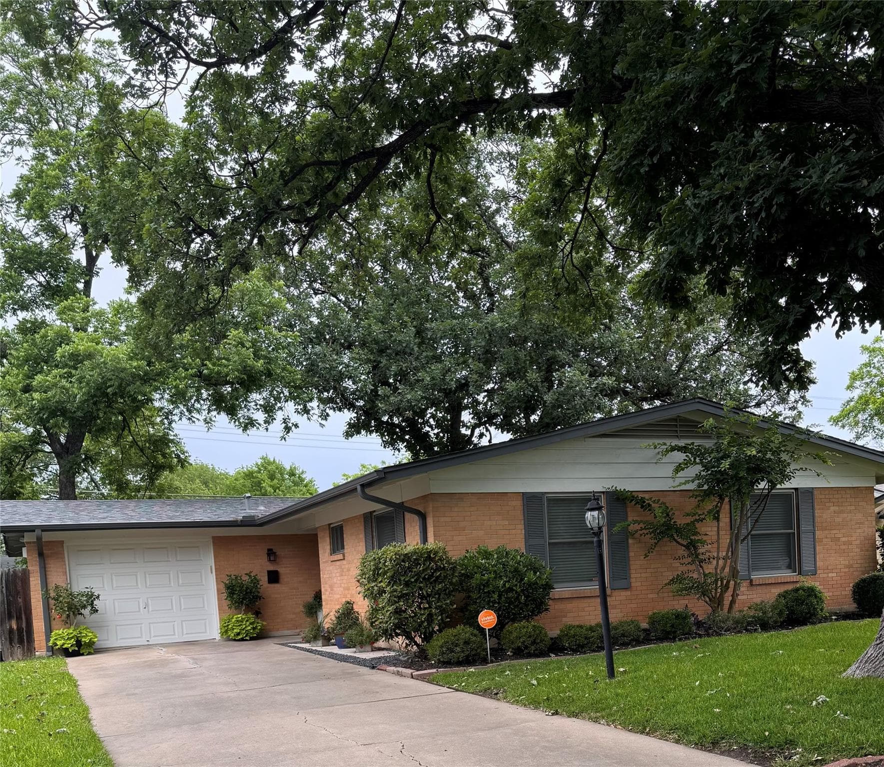 2114 Lanier Dr