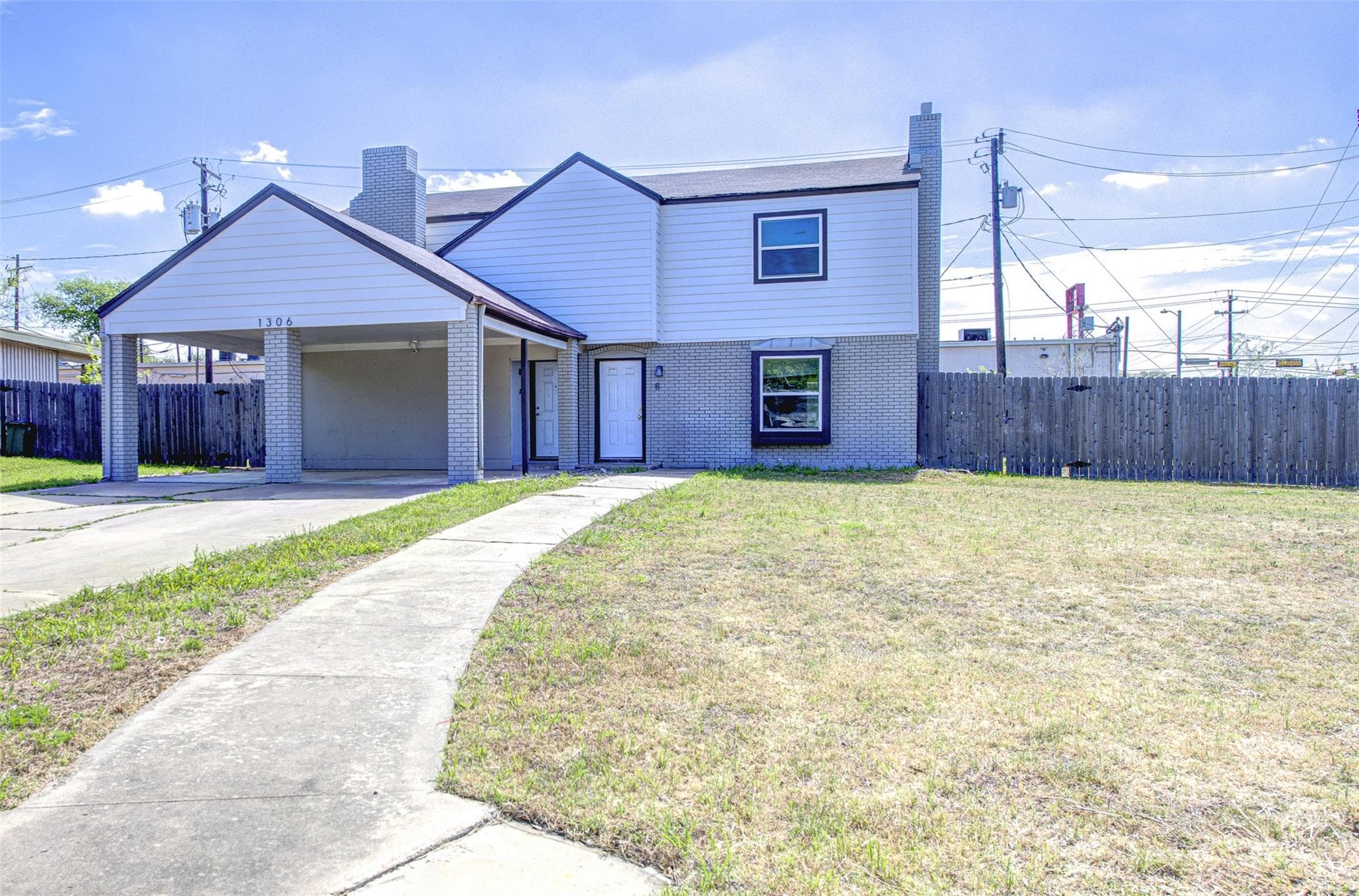 1306 E Saint Johns Ave