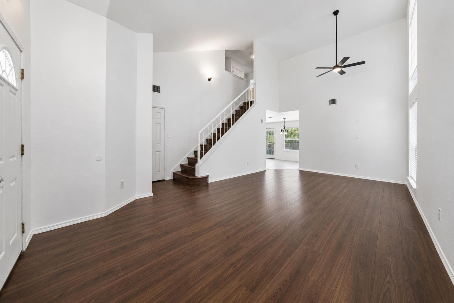 1002 Dover Pass