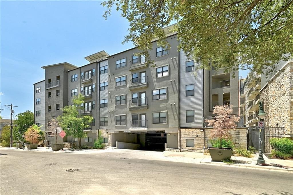 2502 Leon St #407