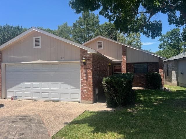 416 Village Ln