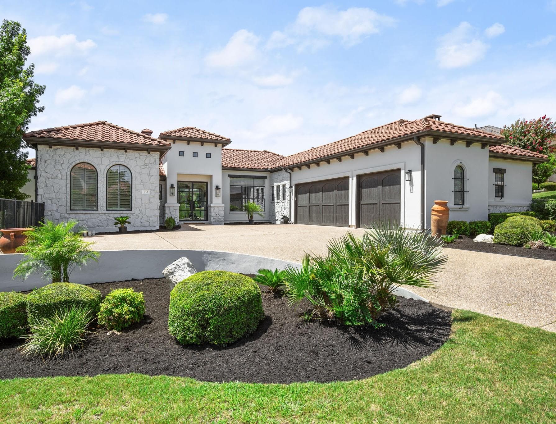 210 Neville Wood Ct Ct