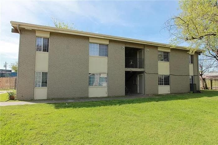 7206 Twin Crest Dr #202