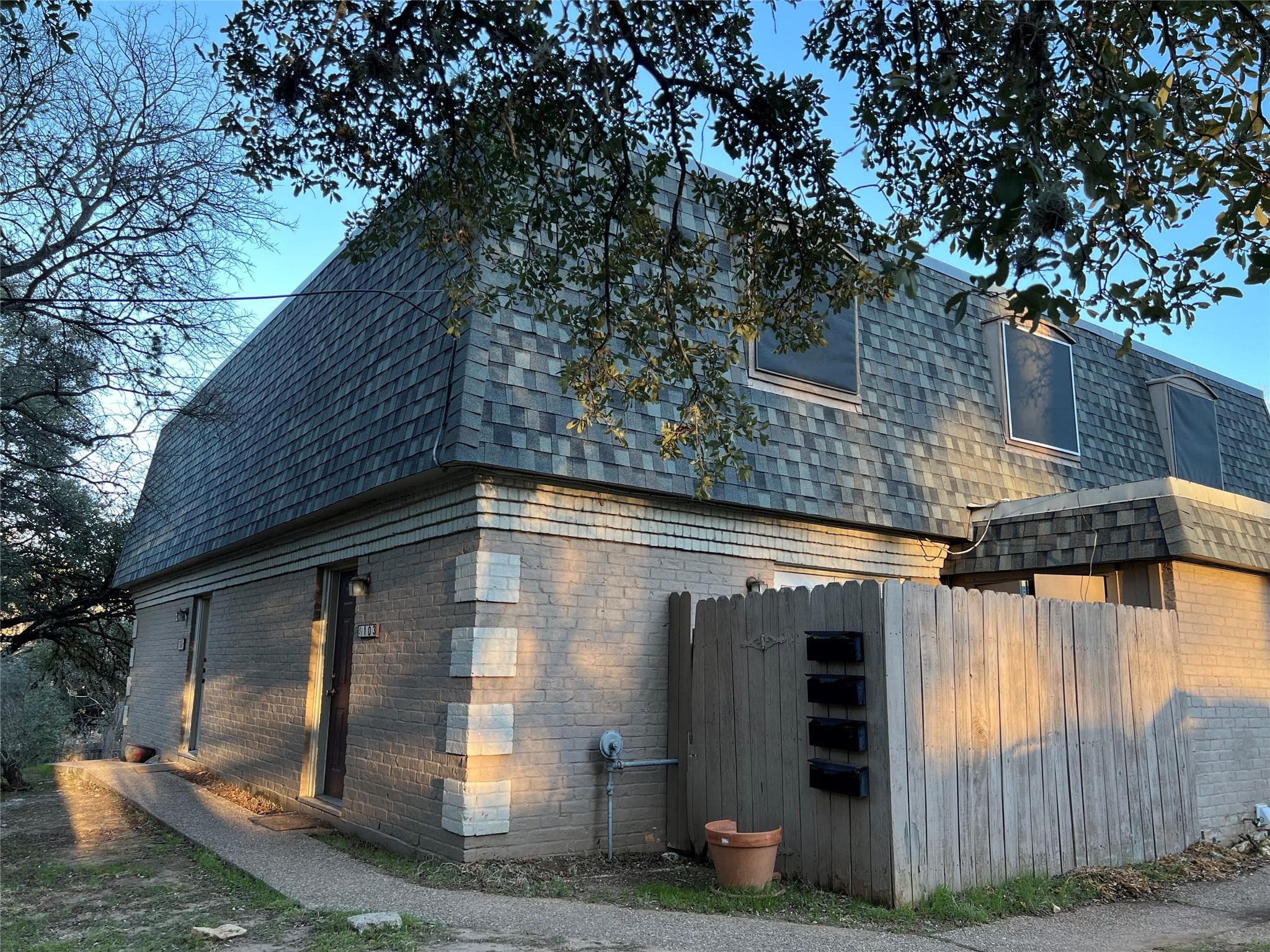 2306 Barton Village Cir