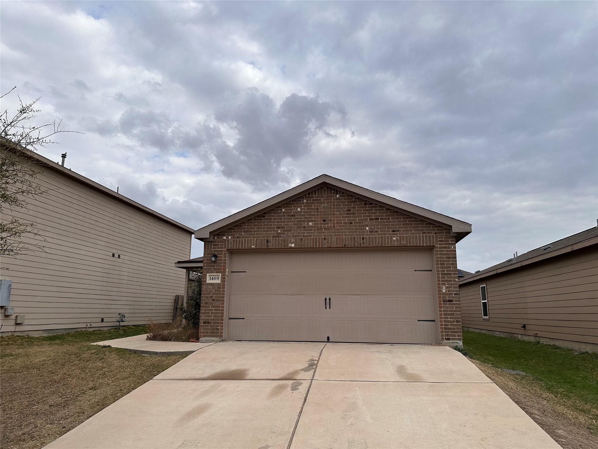 1469 Breanna Ln