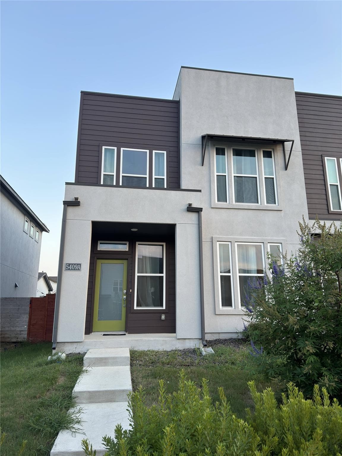 5409 Baythorne Dr #A