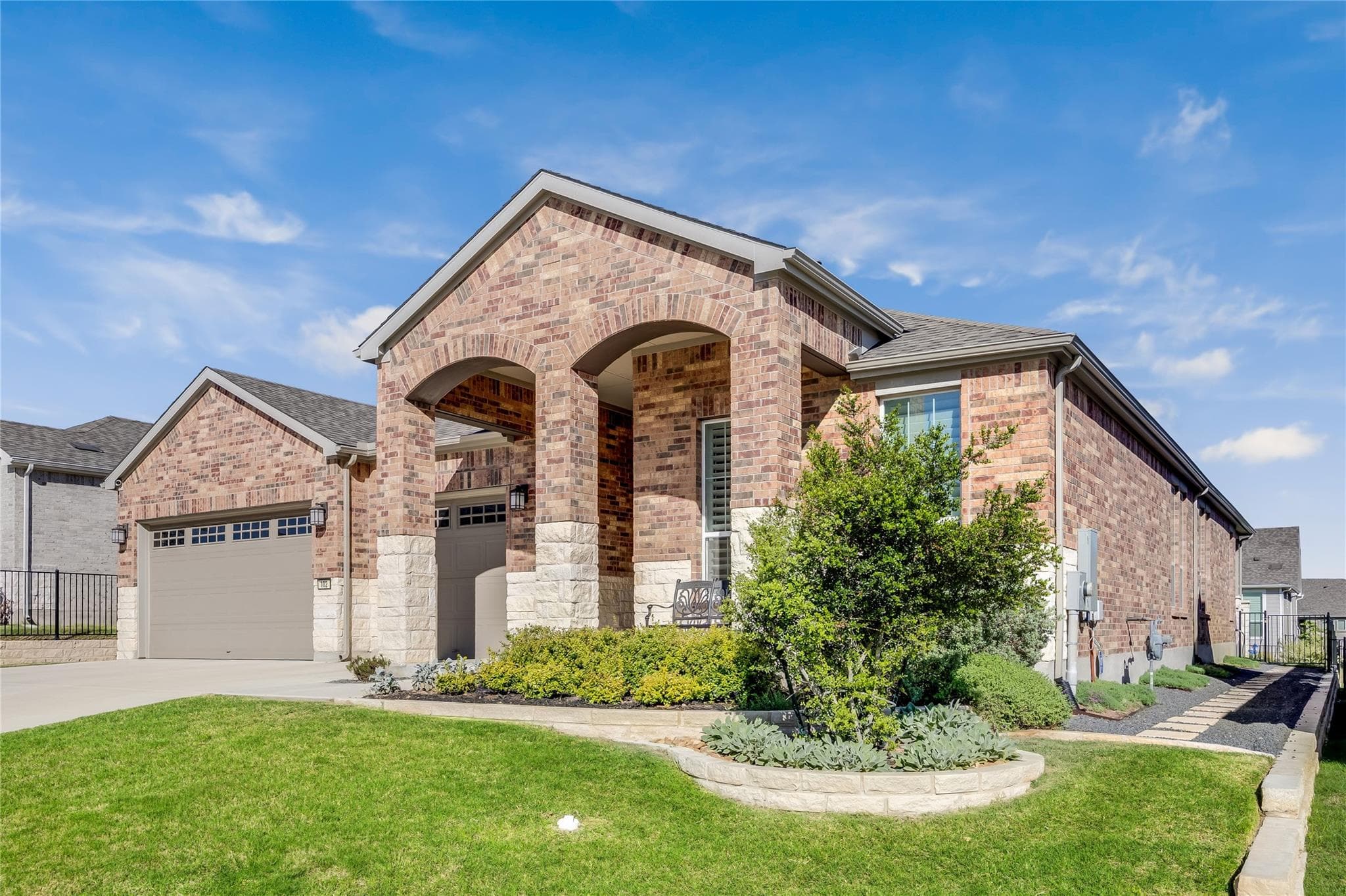 102 Pointer Ln