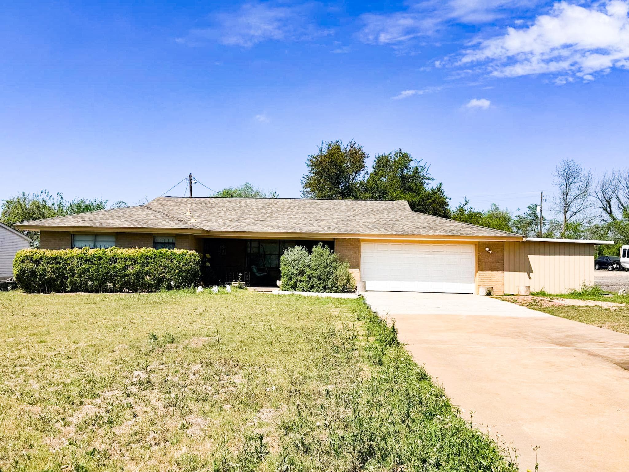 5206 N Imperial Dr