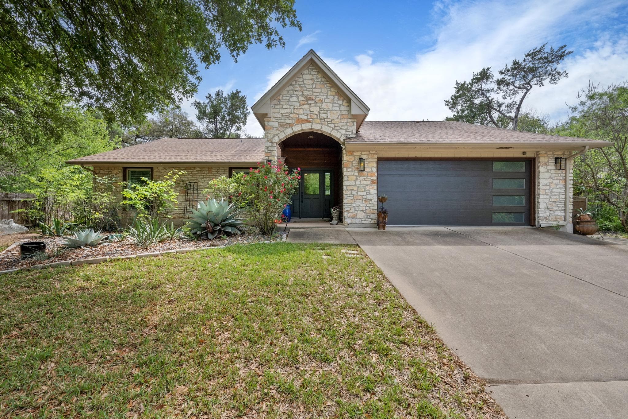 3415 Rain Forest Dr