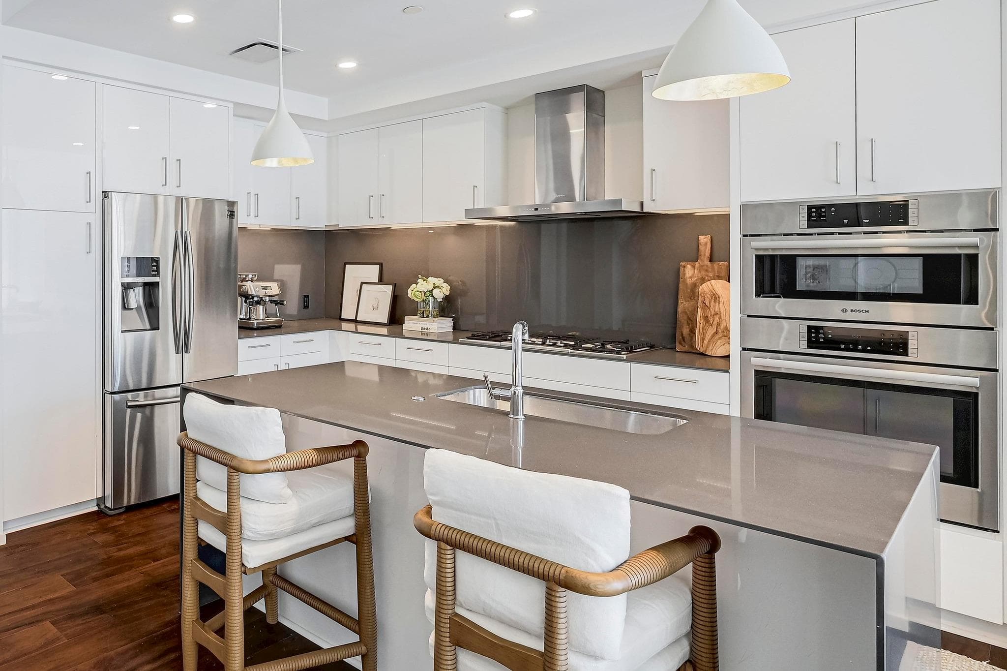 301 West Ave #2105