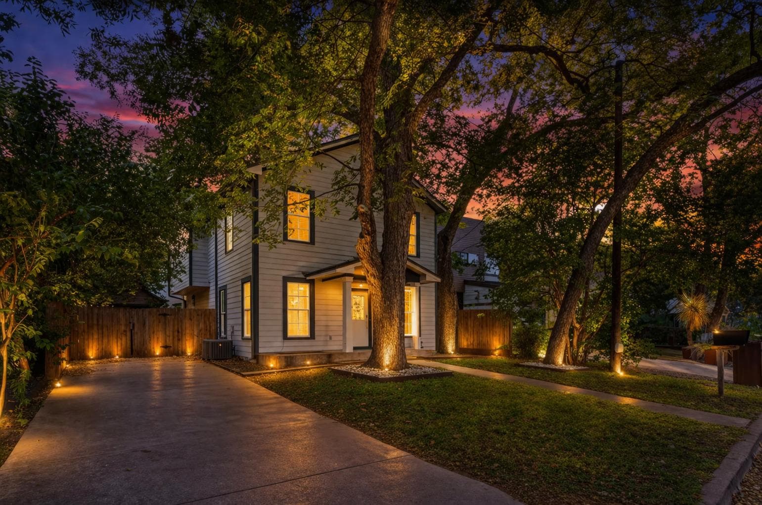 611 W Johanna St