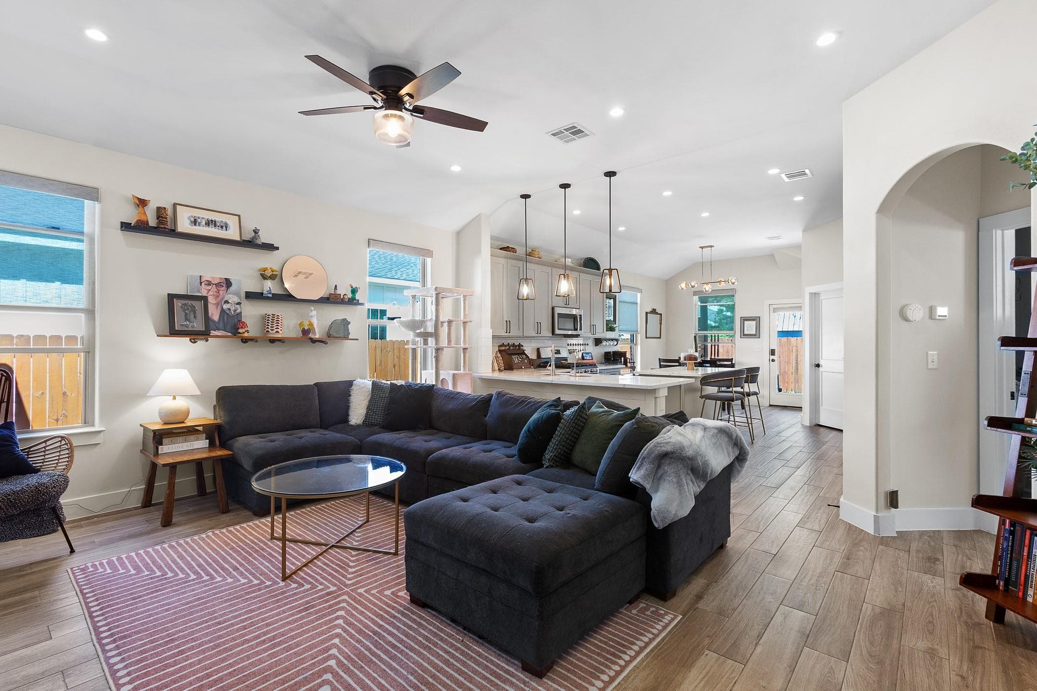 303 W Browning St