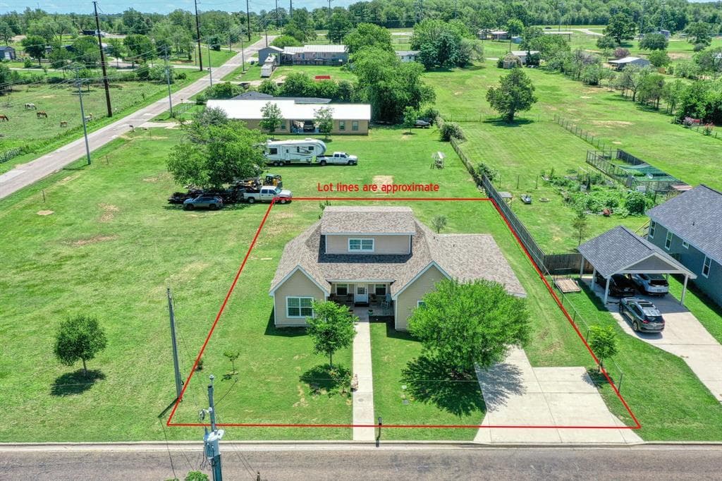 2409 Pecan St