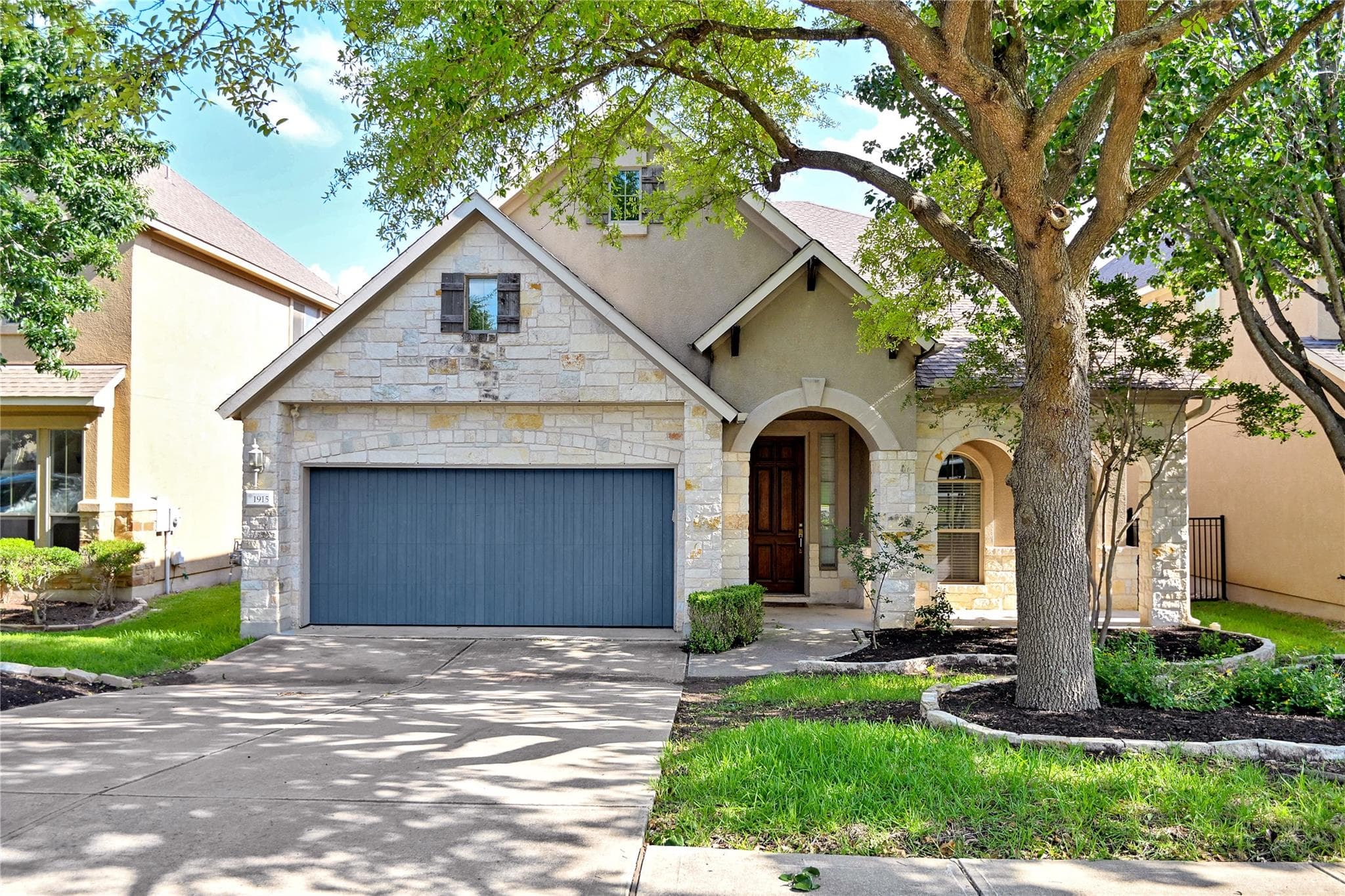 1915 Kempwood Loop