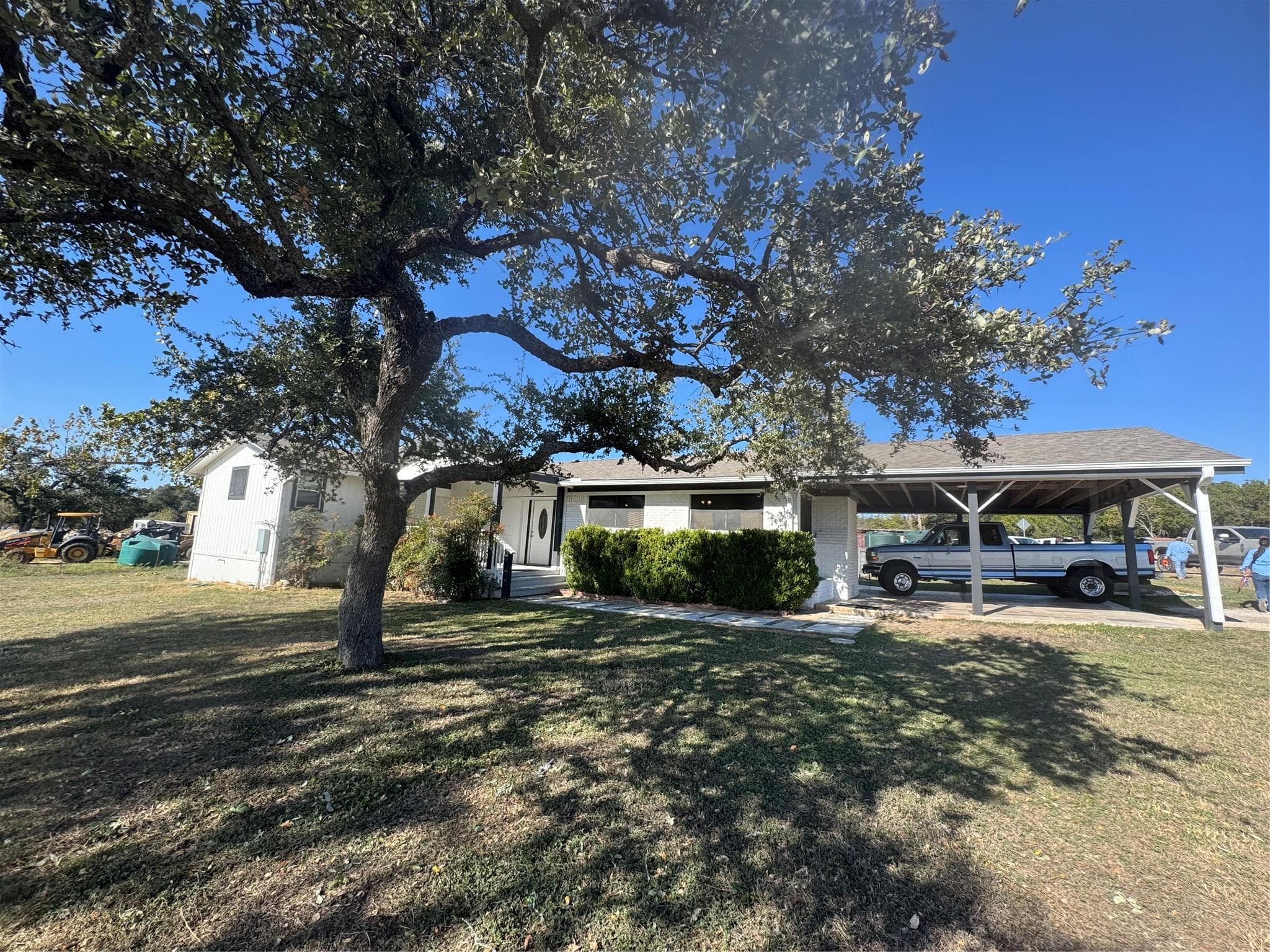 5300 W Highway 290 Hwy