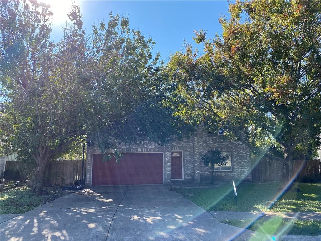 3215 Elizabeth Anne Ln