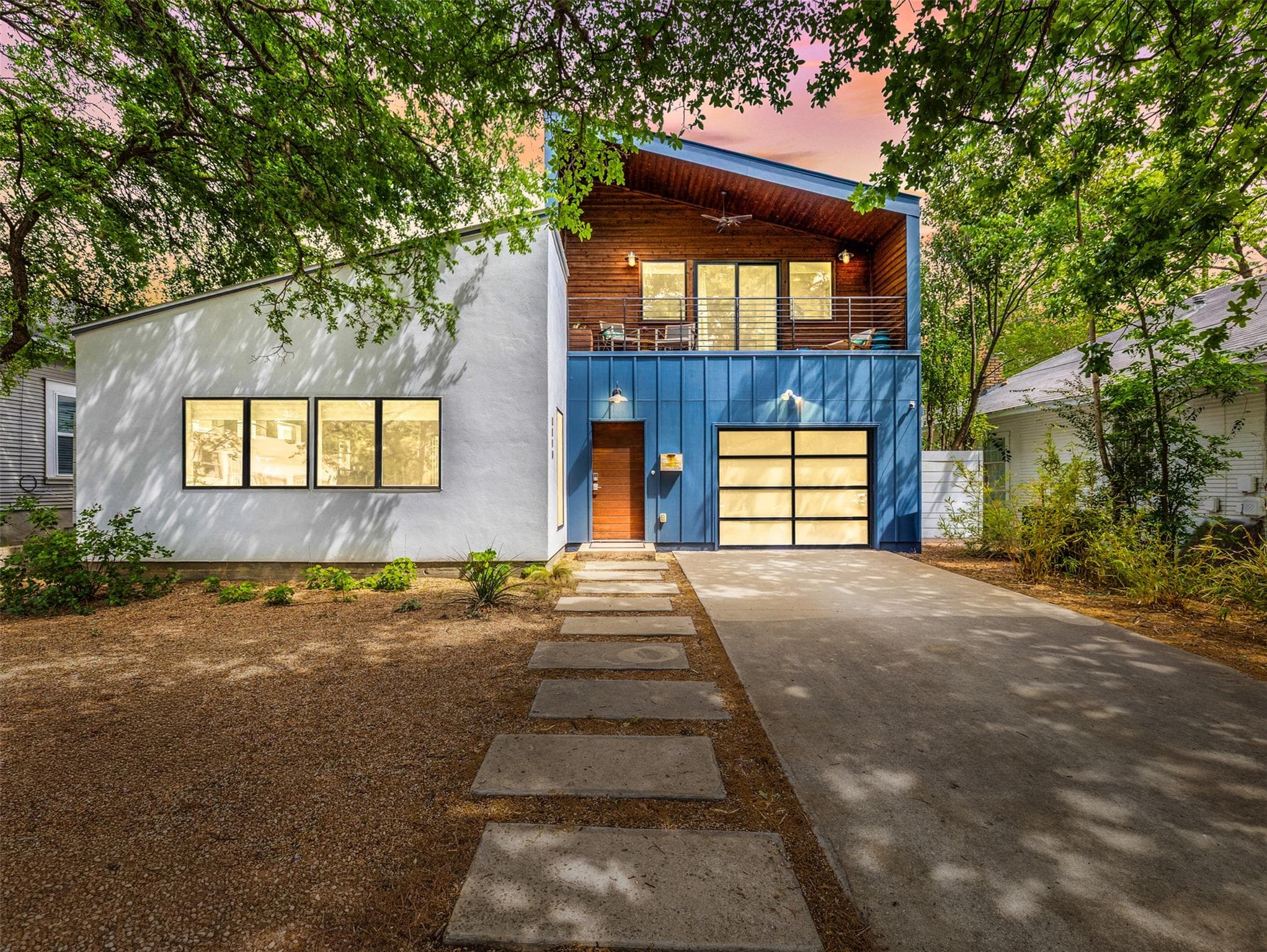 1109 Angelina St