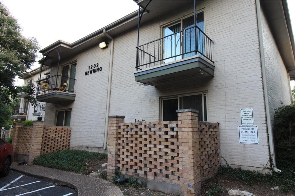 1202 Newning Ave #109