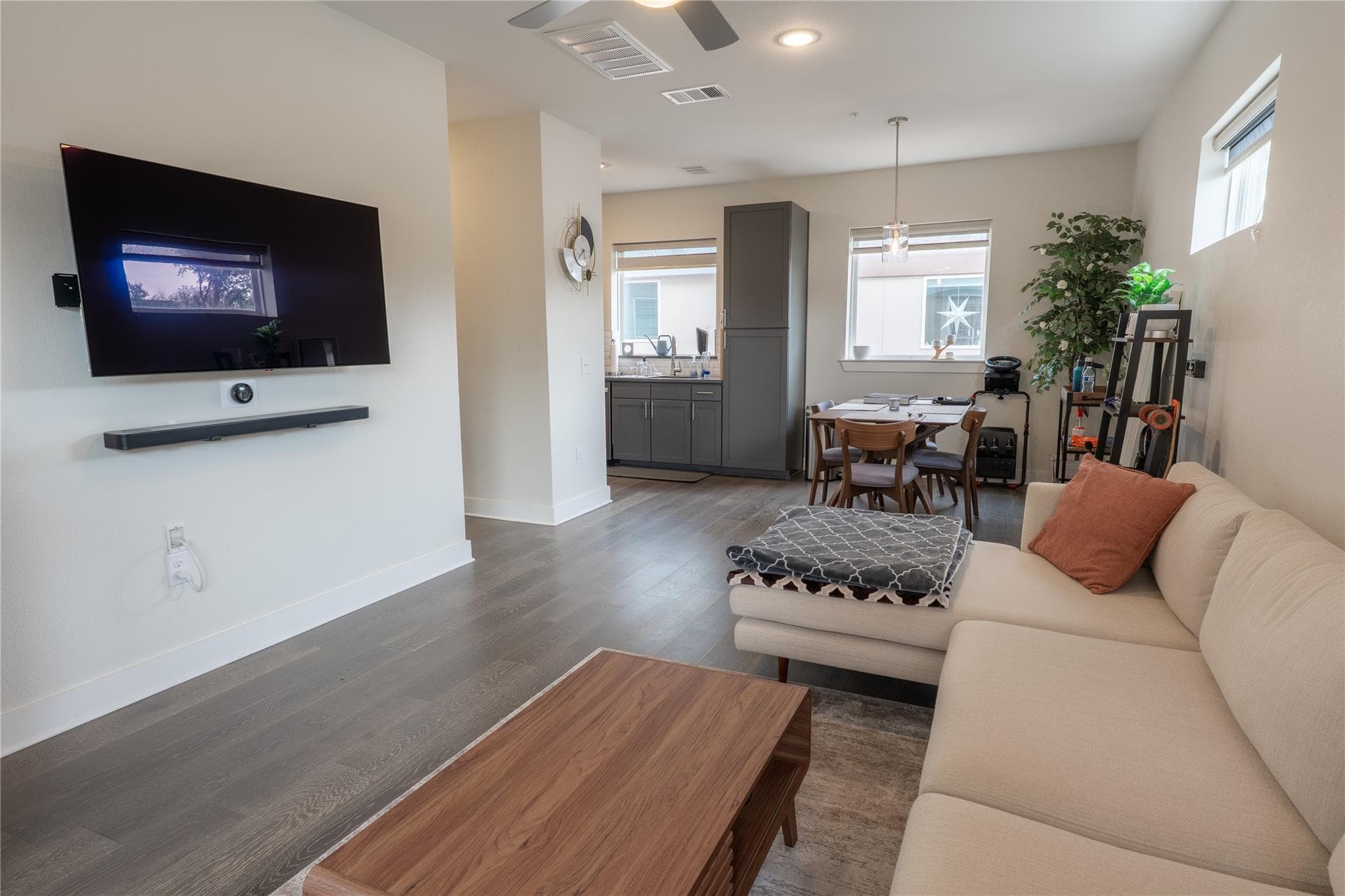 2827 Manor Rd ##4101